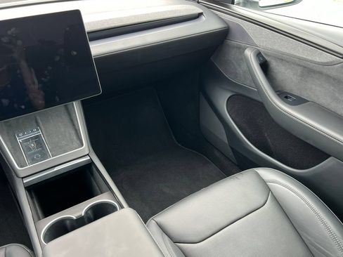 Used 2026 Tesla Model Y AWD image 22