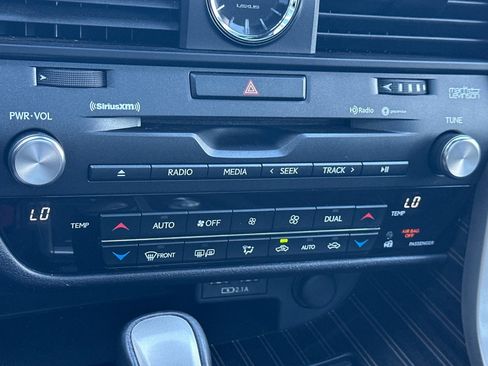 Used 2020 Lexus RX 350 AWD w/ Luxury Package image 26