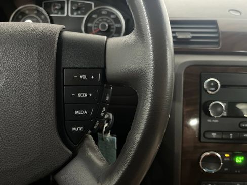 Used 2009 Ford Taurus SEL FWD image 59