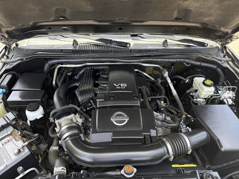 Used 2017 Nissan Frontier SV AWD/4WD image 16