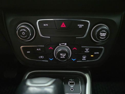 Used 2019 Jeep Compass Latitude w/ Popular Equipment Group AWD/4WD image 26
