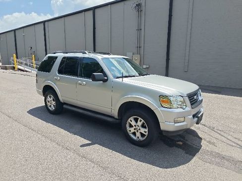 Used 2010 Ford Explorer XLT RWD image 1