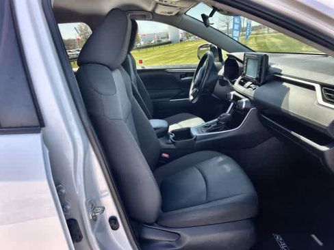 Used 2022 Toyota RAV4 XLE w/ XLE Grade Weather Package image 12