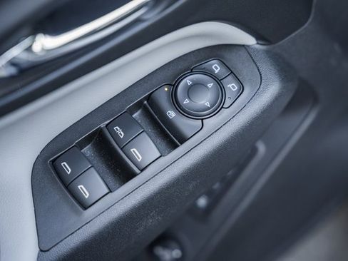 Used 2021 Chevrolet Equinox Premier image 41