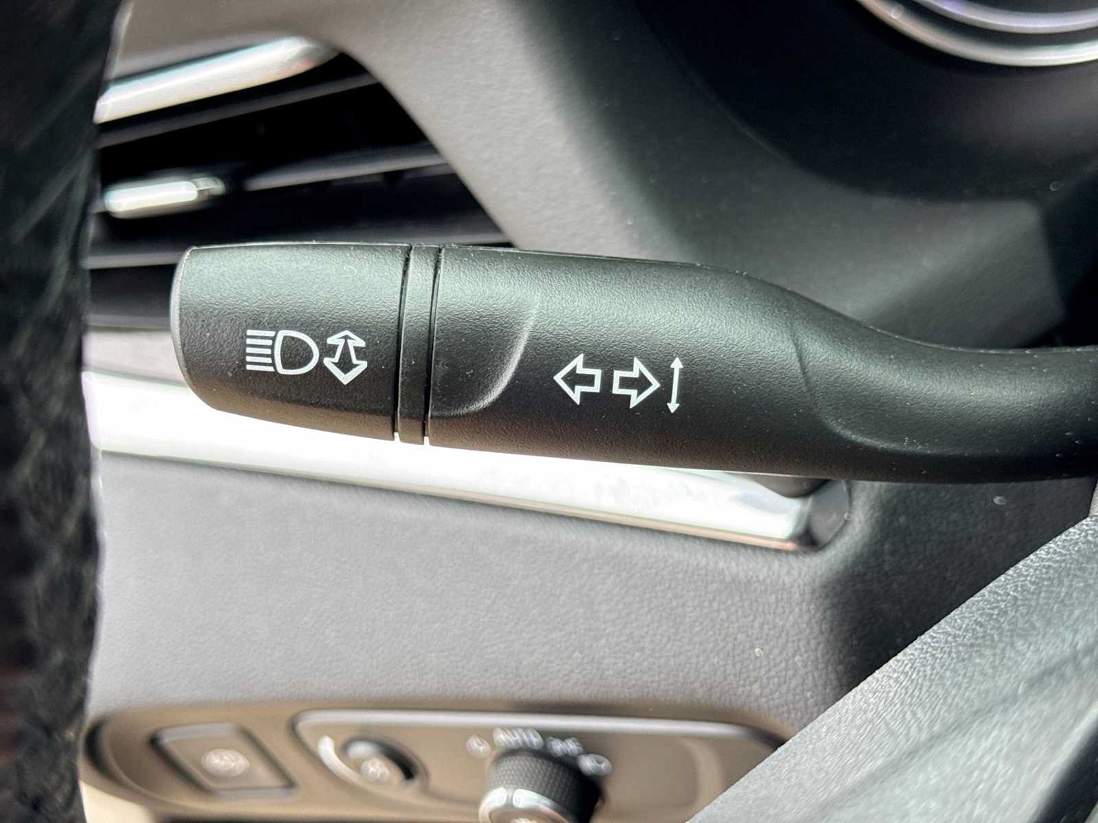 Used 2020 Buick Enclave Essence FWD image 43