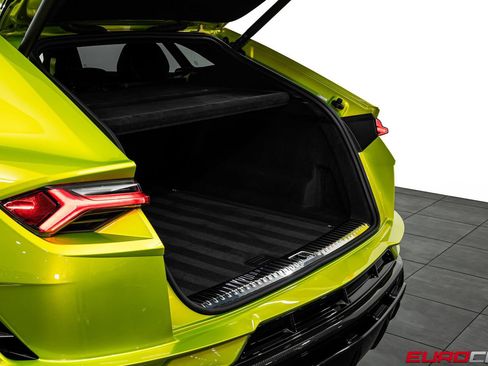 Used 2023 Lamborghini Urus Performante AWD/4WD image 20