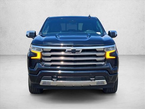 Certified 2023 Chevrolet Silverado 1500 High Country w/ High Country Premium Package AWD/4WD image 3