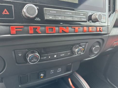 Used 2025 Nissan Frontier Pro-X RWD image 17