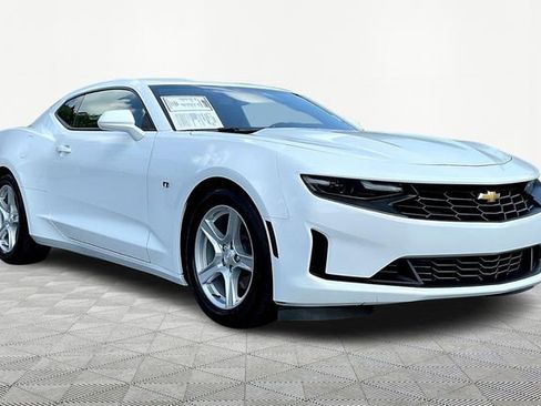 Used 2021 Chevrolet Camaro LT image 1