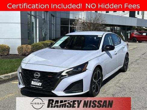 Certified 2024 Nissan Altima 2.5 SR FWD image 1