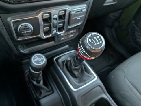 Used 2021 Jeep Wrangler Unlimited Willys image 23