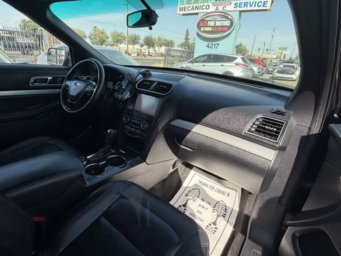 Used 2016 Ford Explorer XLT w/ Equipment Group 202A AWD/4WD image 13
