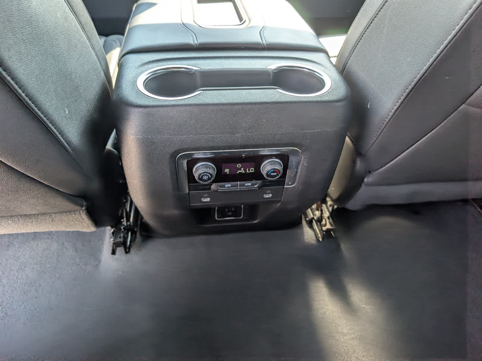 Used 2023 Chevrolet Suburban LT AWD/4WD image 15