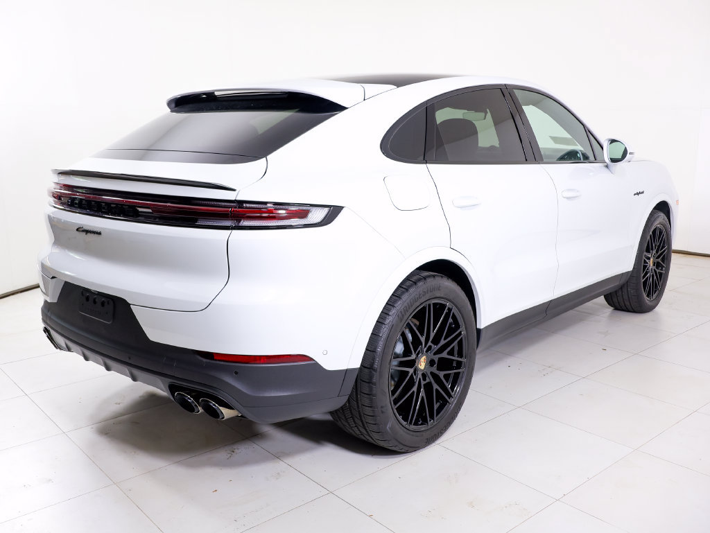 Certified 2025 Porsche Cayenne E-Hybrid Coupe AWD/4WD image 30