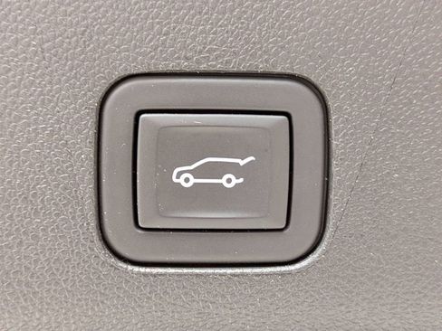 Used 2023 Chevrolet Tahoe Premier AWD/4WD image 14