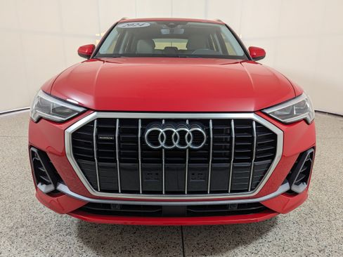 Certified 2024 Audi Q3 2.0T Premium AWD/4WD image 2