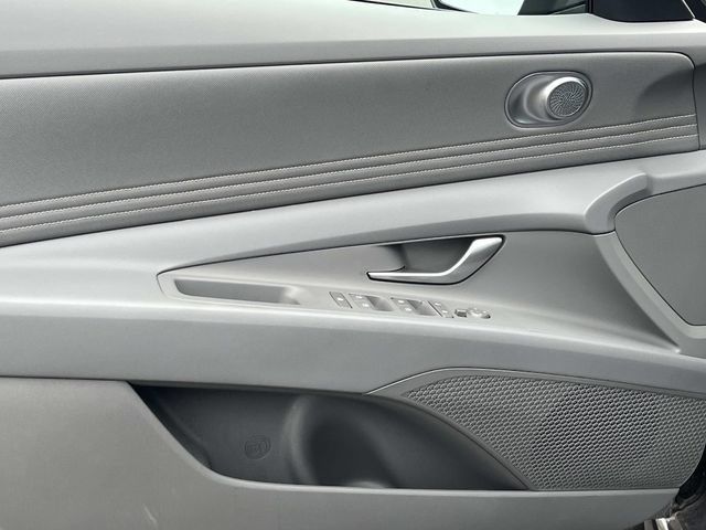 Used 2025 Hyundai Elantra Sport FWD image 23