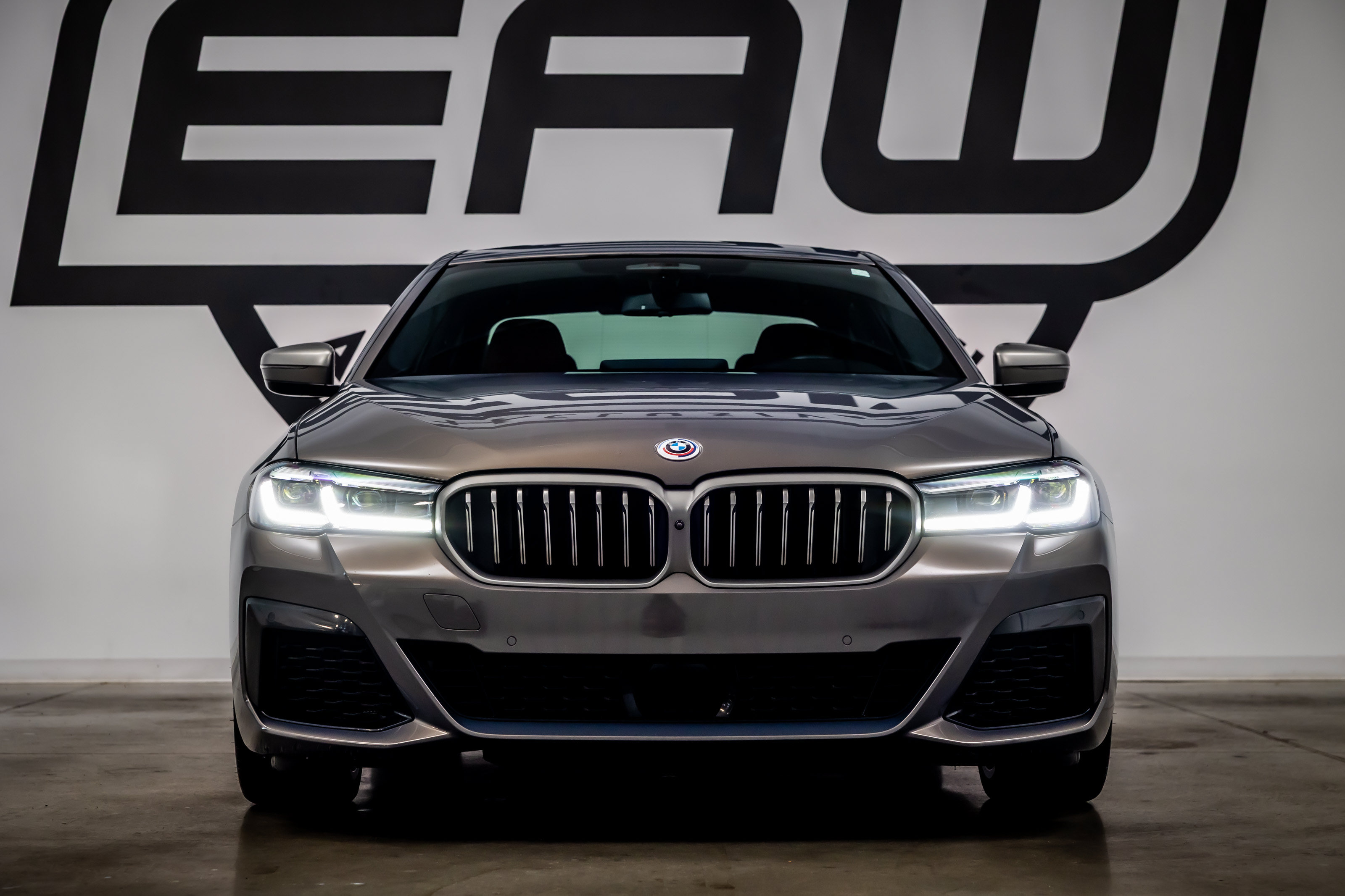 Used 2023 BMW M550i xDrive w/ Dynamic Handling Package AWD/4WD image 4