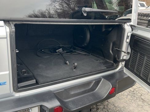 Used 2023 Jeep Wrangler Sahara image 13