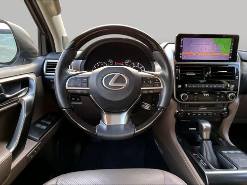 Used 2022 Lexus GX 460 Luxury w/ Sport Design Package AWD/4WD image 6