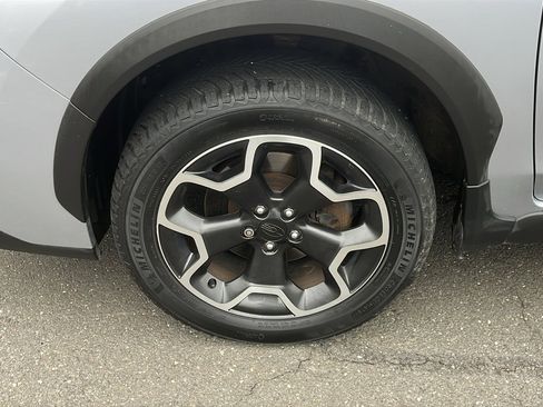 Used 2015 Subaru Crosstrek 2.0i Premium w/ Moonroof Package image 9