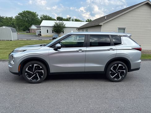 Used 2022 Mitsubishi Outlander ES AWD/4WD image 6