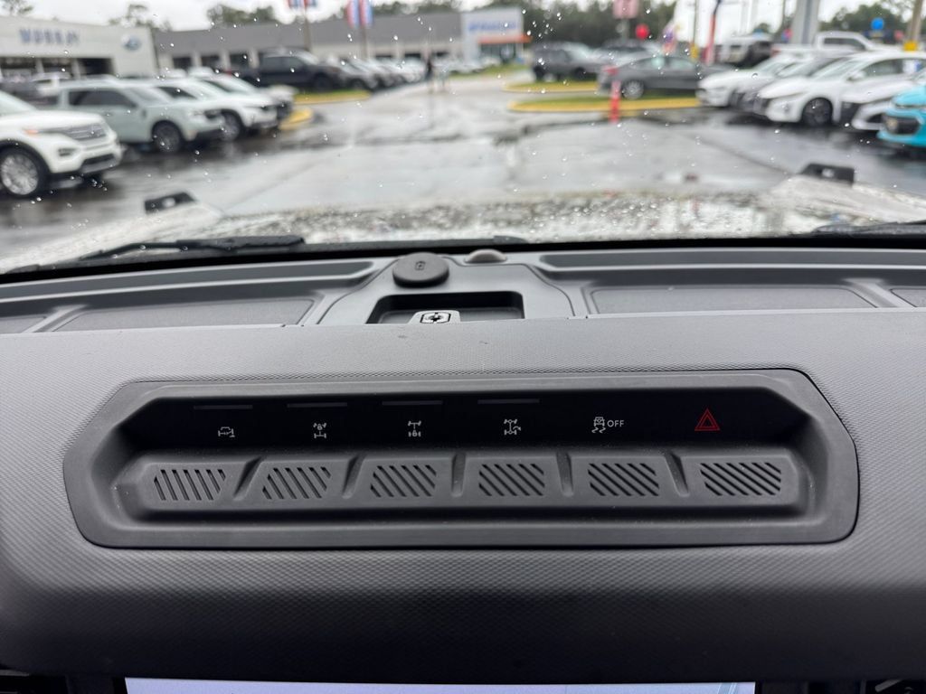 Certified 2025 Ford Bronco Badlands AWD/4WD image 25