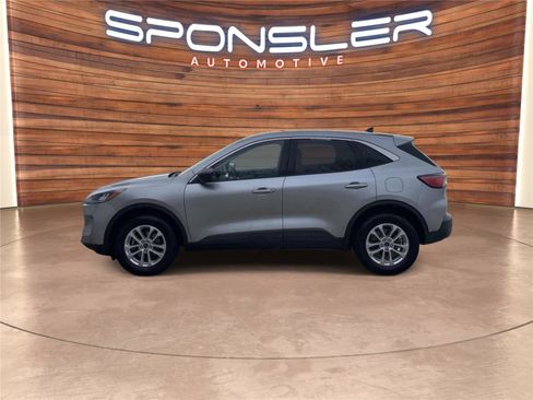 Used 2022 Ford Escape SE w/ Convenience Package image 2