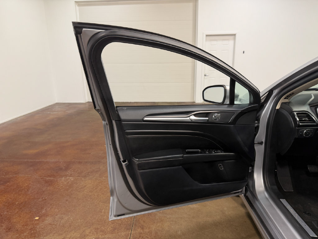 Used 2020 Ford Fusion Energi Titanium FWD image 58