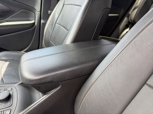 Used 2019 GMC Terrain SLT w/ Preferred Package FWD image 14