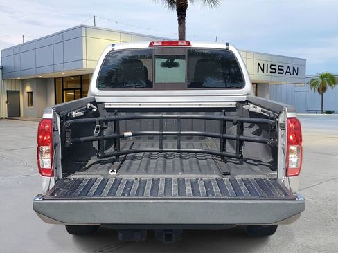Used 2020 Nissan Frontier SV RWD image 13
