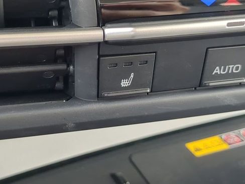 Certified 2025 Toyota Sienna XLE image 23