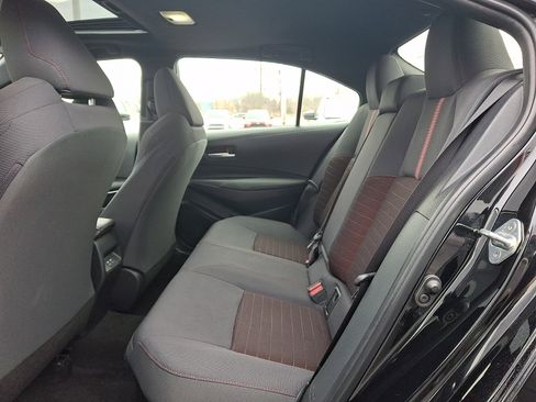 Used 2023 Toyota Corolla SE w/ SE Package image 10