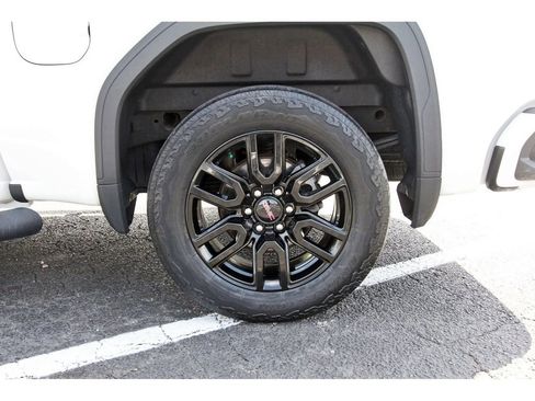 Used 2022 GMC Sierra 1500 Elevation image 32