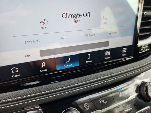 New 2026 Chrysler Pacifica Select image 16