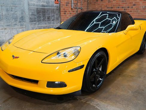 Used 2011 Chevrolet Corvette Coupe w/ Preferred Equipment Group RWD image 22