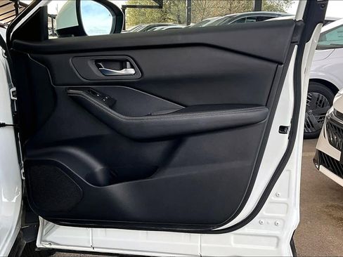 Certified 2024 Nissan Rogue SV image 22