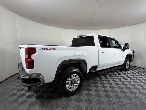Used 2022 Chevrolet Silverado 2500 LT w/ Fleet Comfort Package AWD/4WD image 4
