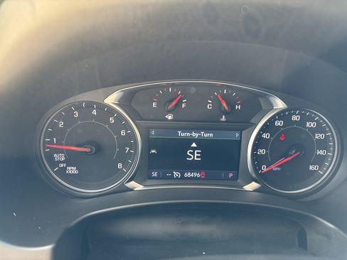 Used 2024 GMC Terrain SLT AWD/4WD image 19