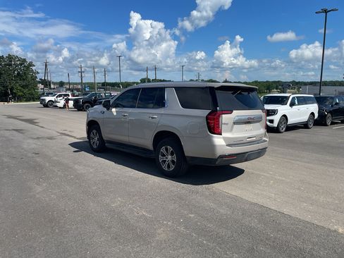Used 2023 GMC Yukon SLE RWD image 2