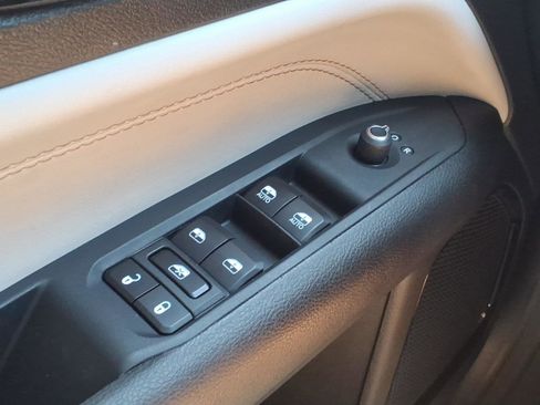 Used 2024 Jeep Compass Limited AWD/4WD image 18