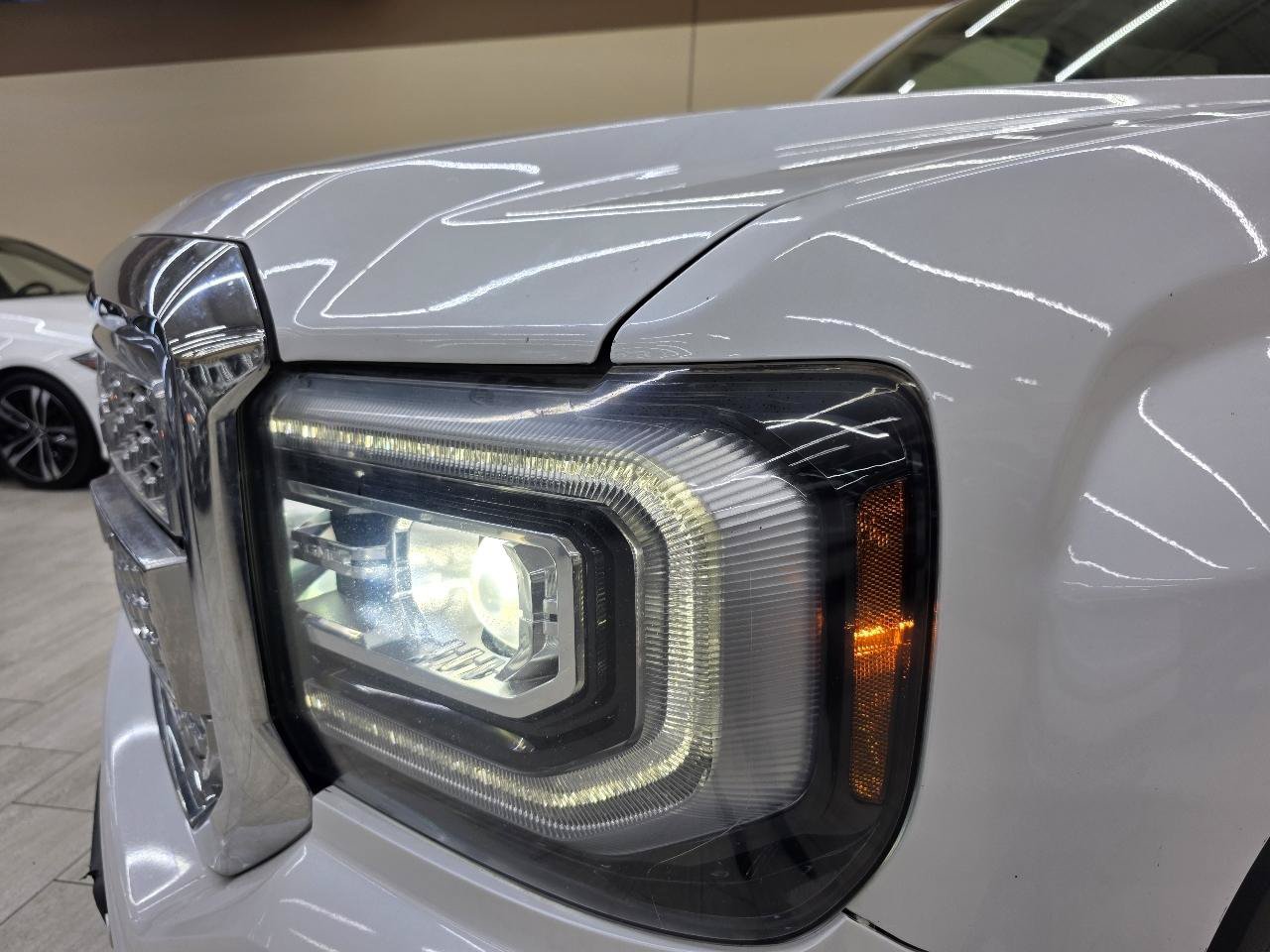Used 2017 GMC Sierra 1500 Denali AWD/4WD image 10