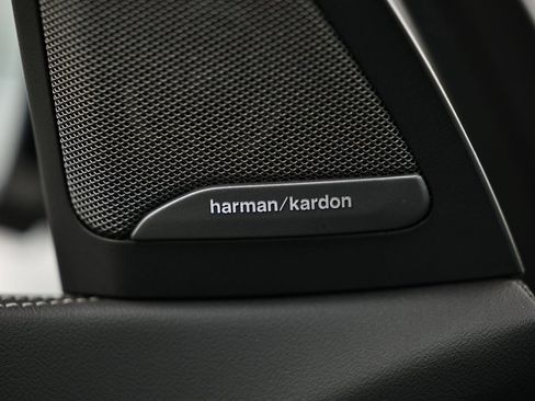 Used 2025 BMW X5 xDrive50e w/ Executive Package image 17