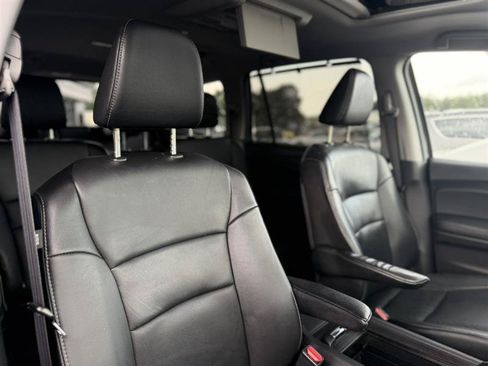 Used 2016 Honda Pilot Touring image 22