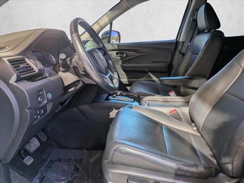 Used 2020 Honda Pilot Touring image 12