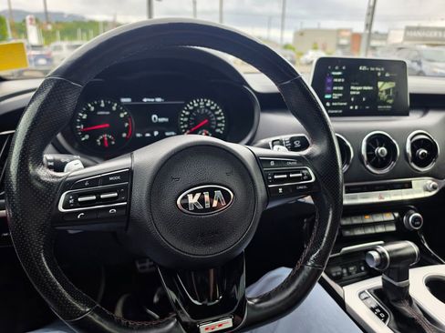 Used 2019 Kia Stinger GT1 AWD/4WD image 15