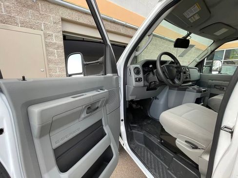 New 2024 Ford E-450 and Econoline 450 Super Duty w/ Driver's Safety Package RWD image 13