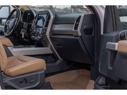 Used 2022 Ford F250 Lariat w/ Lariat Value Package image 10