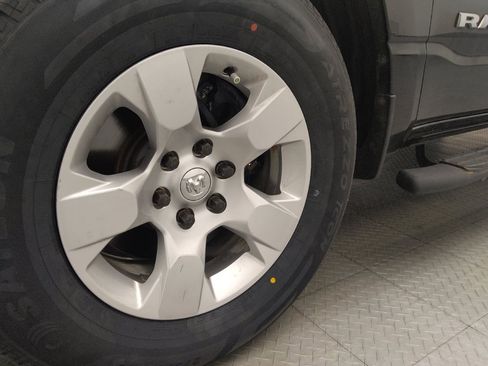 Used 2019 RAM 1500 Big Horn RWD image 31