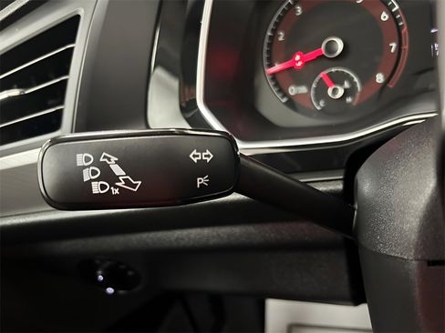Used 2019 Volkswagen Jetta S image 11